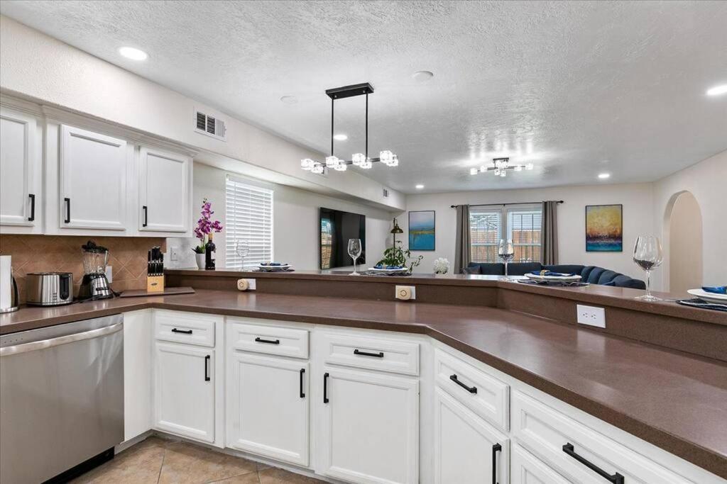 Lucky House - Tranquility In The Middle Of Houston - Tv In Every Room - 300 M2 المظهر الخارجي الصورة