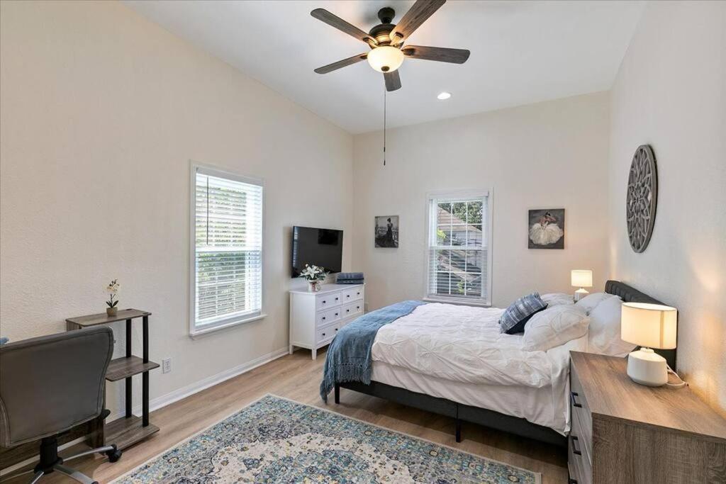 Lucky House - Tranquility In The Middle Of Houston - Tv In Every Room - 300 M2 المظهر الخارجي الصورة